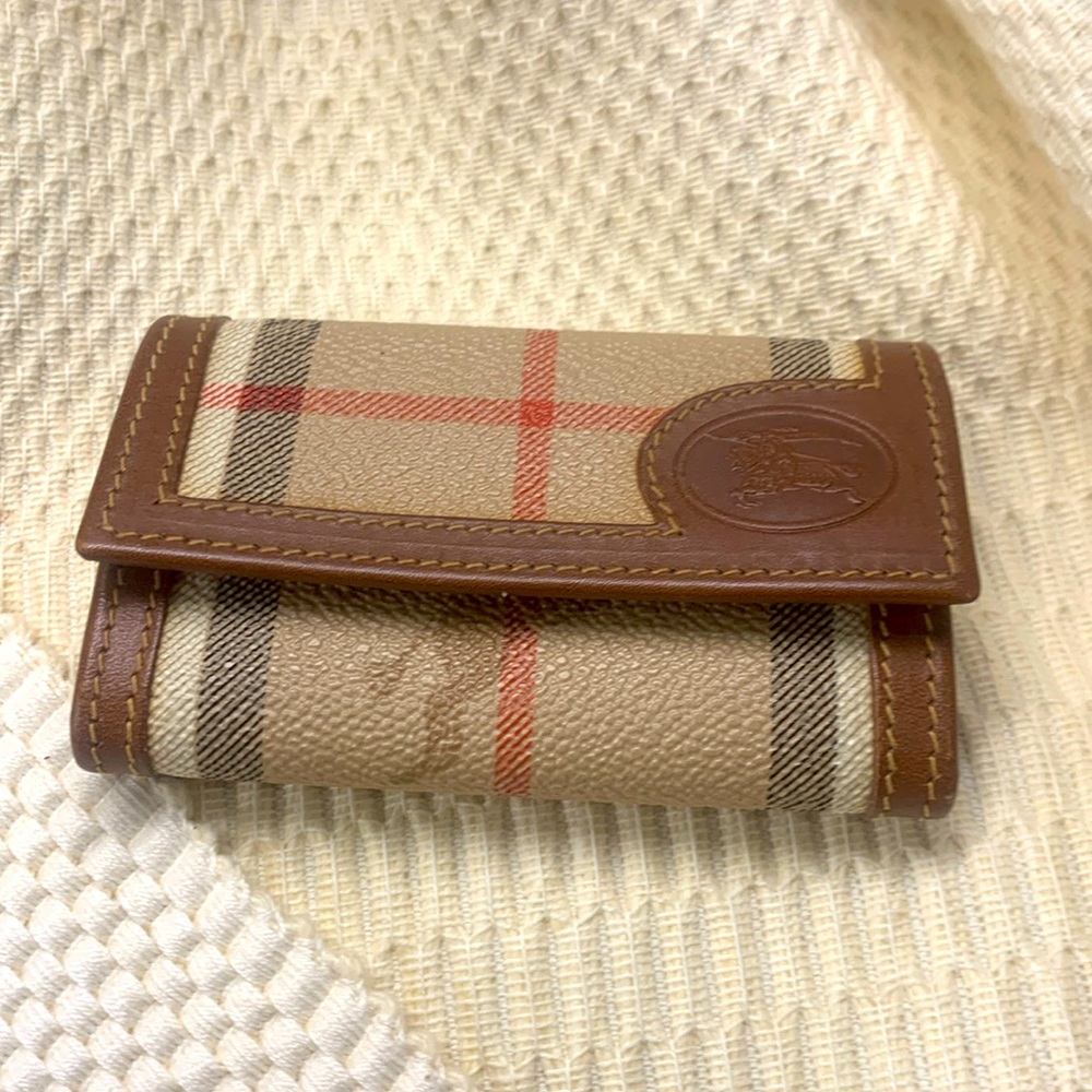Burberry key holder